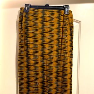 Patterned pencil skirt